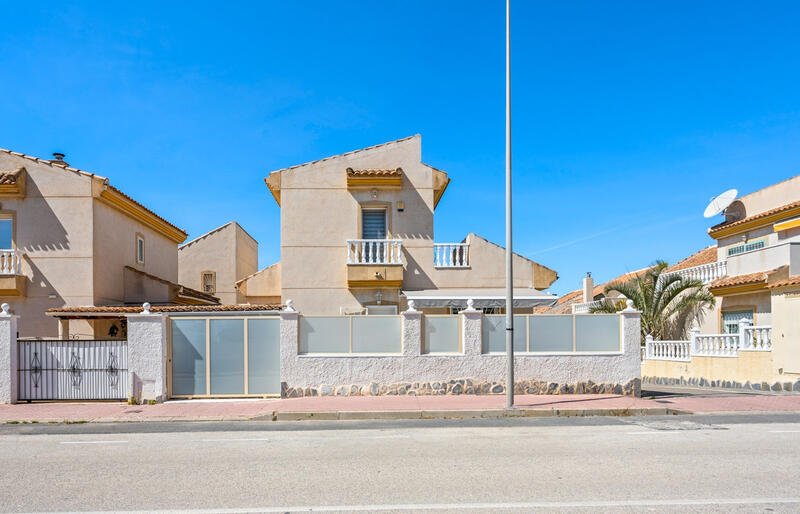 3 Cuarto Villa en venta