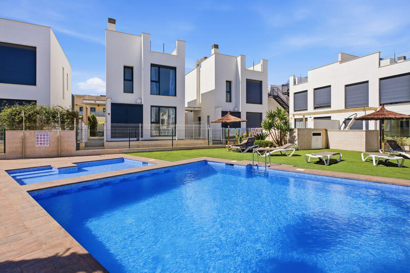 Villa à vendre dans Orihuela, Alicante