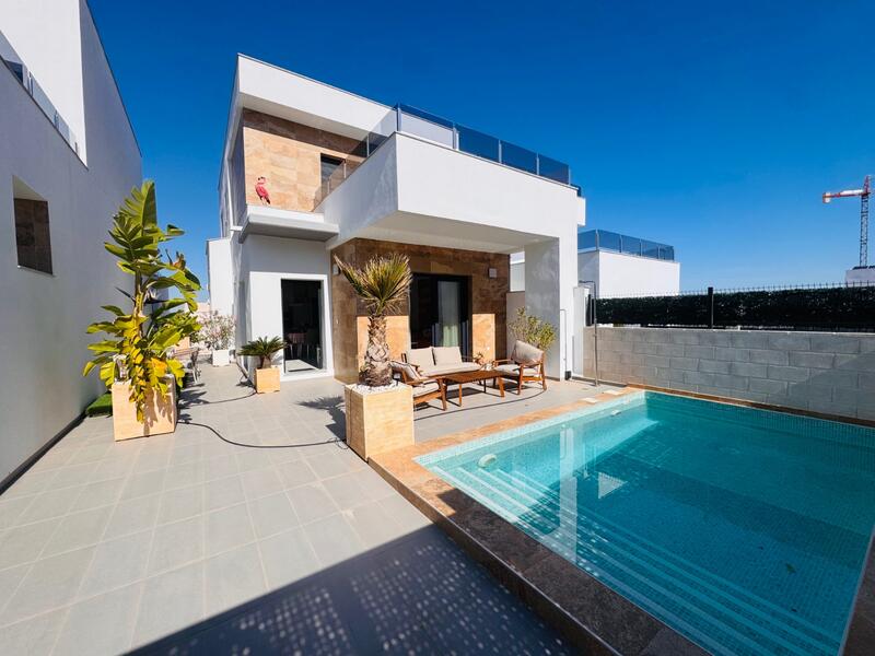 Villa for sale in Benijófar, Alicante