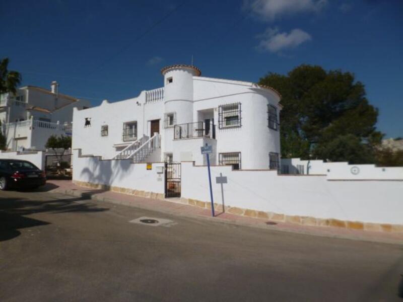 Villa for sale in Villamartin, Alicante