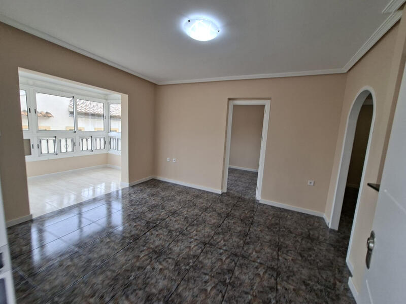 2 slaapkamer Appartement Te koop 2 slaapkamer Appartement Te koop