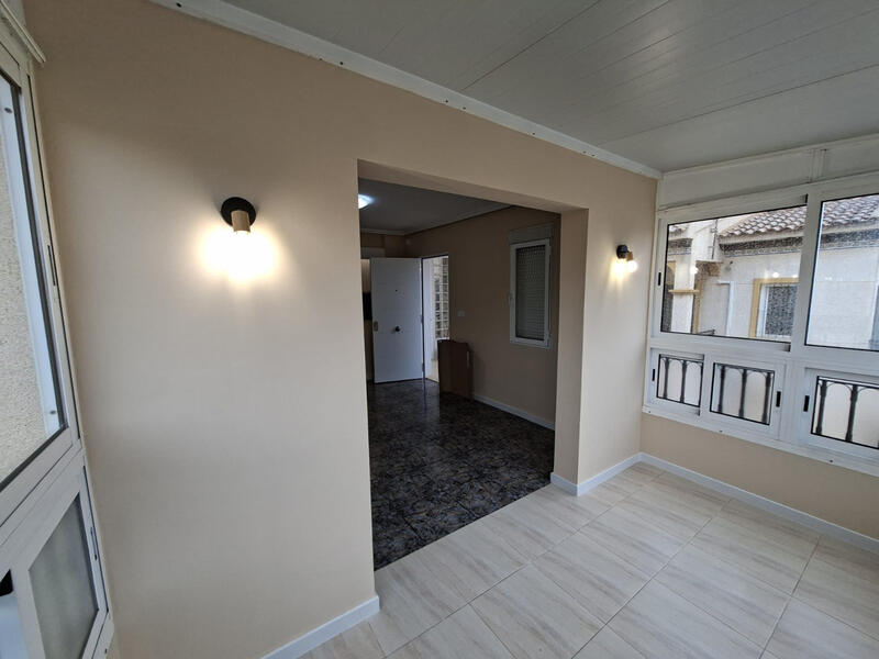 2 slaapkamer Appartement Te koop 2 slaapkamer Appartement Te koop