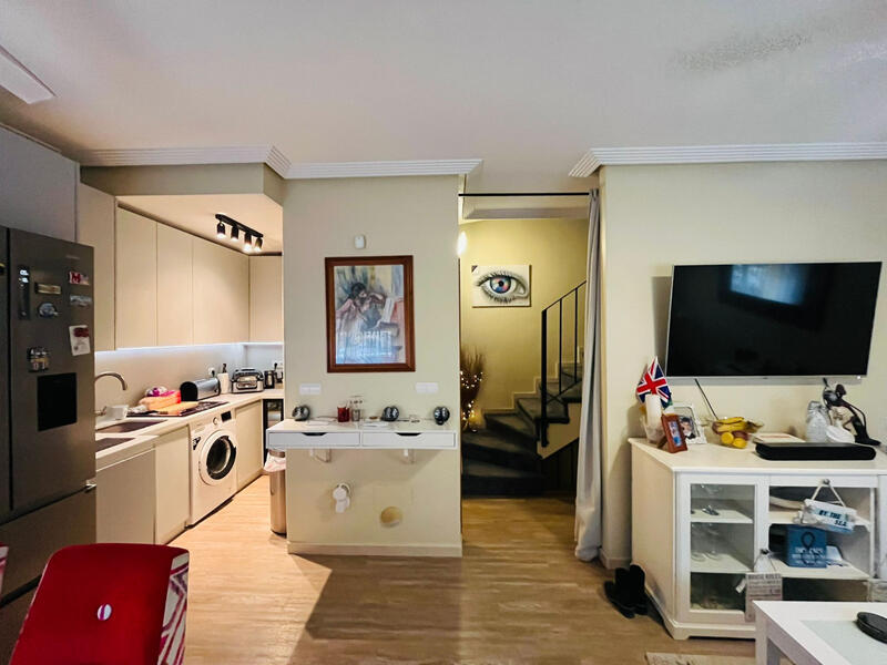 2 slaapkamer Gezinswoning Te koop 2 slaapkamer Gezinswoning Te koop
