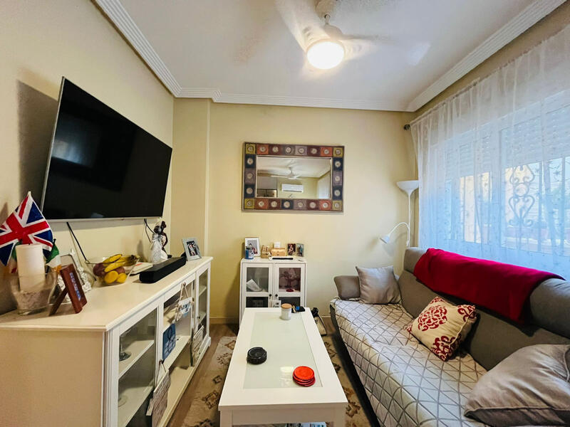 2 slaapkamer Gezinswoning Te koop 2 slaapkamer Gezinswoning Te koop