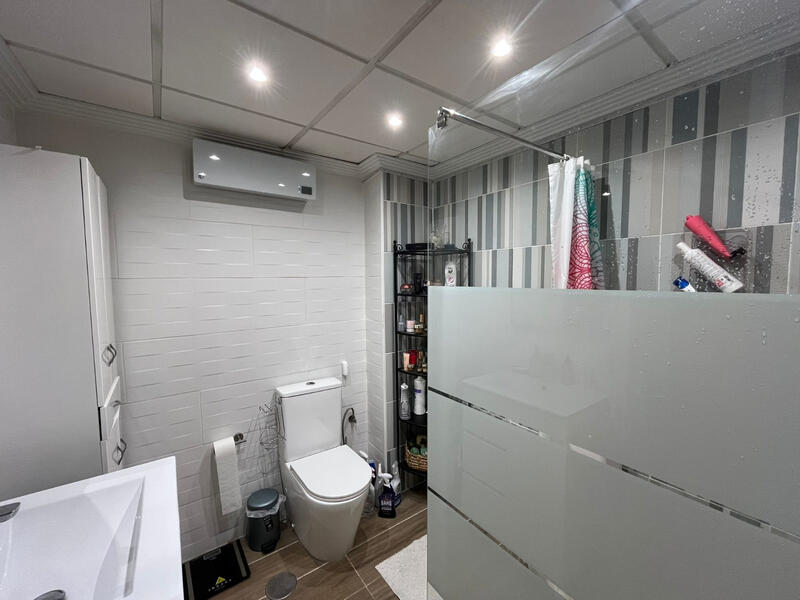 2 slaapkamer Gezinswoning Te koop 2 slaapkamer Gezinswoning Te koop