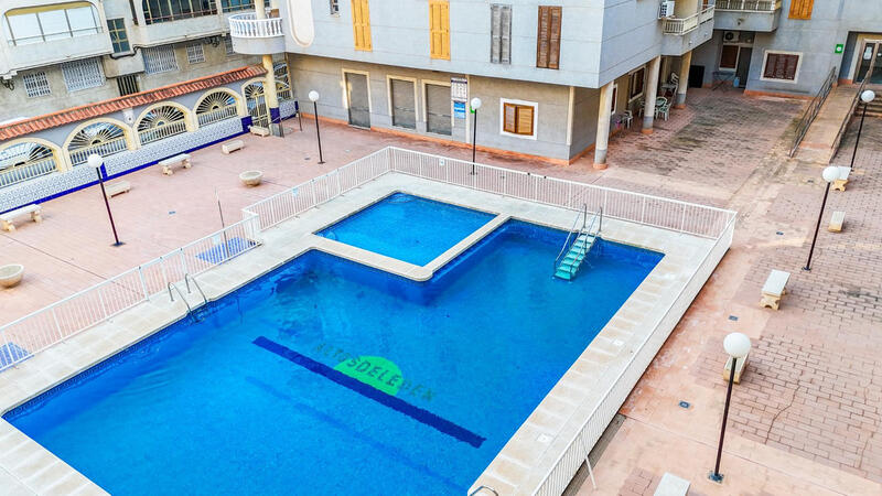 квартира продается в Torrevieja, Alicante