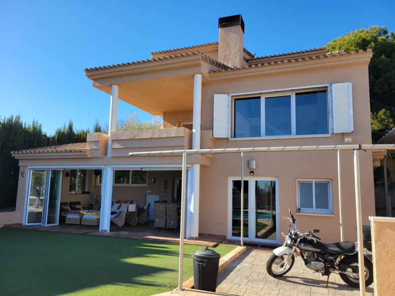 Villa for sale in Calpe, Alicante