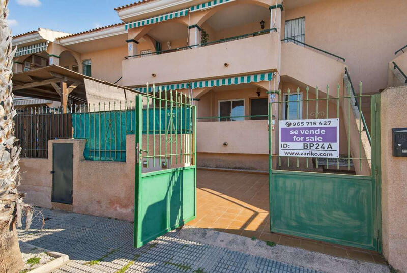 Villa for sale in San Pedro del Pinatar, Murcia