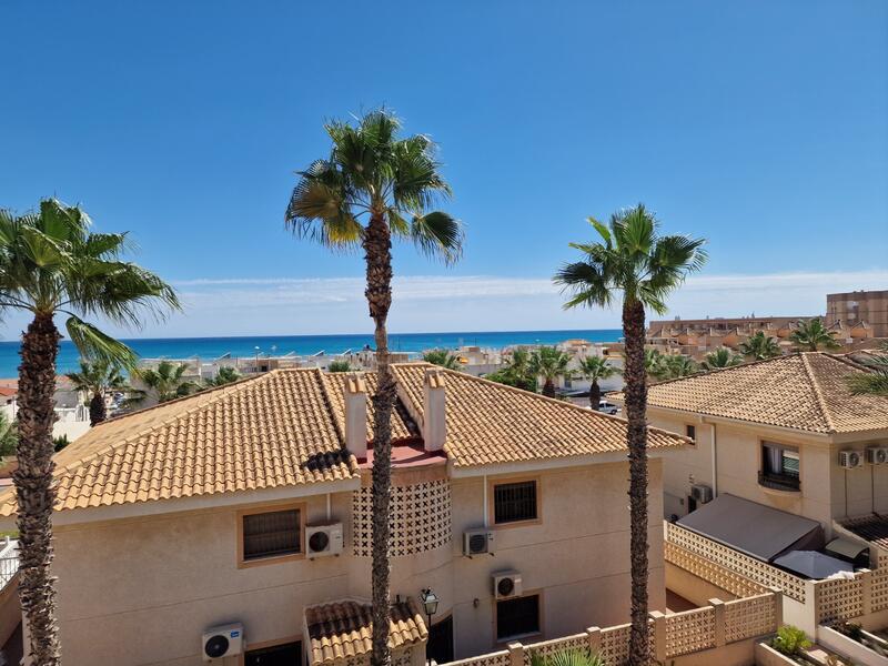 3 bedroom Townhouse for sale
