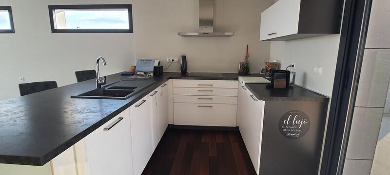 4 soverom Villa til salgs 4 soverom Villa til salgs