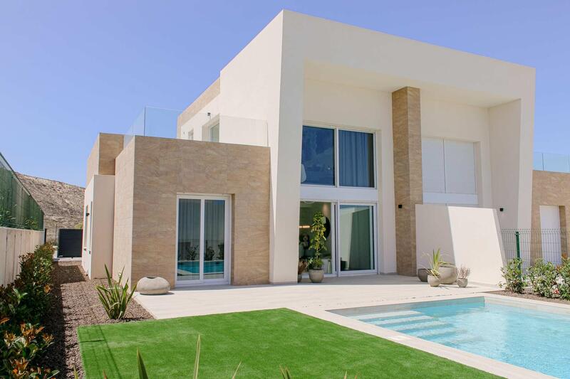 Villa til salg i Algorfa, Alicante