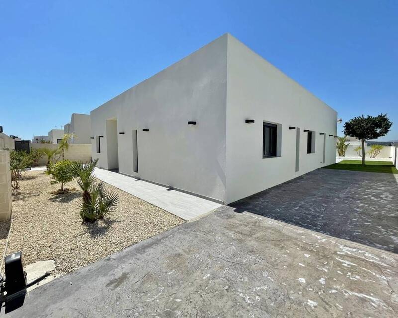 3 Schlafzimmer Villa zu verkaufen 3 Schlafzimmer Villa zu verkaufen