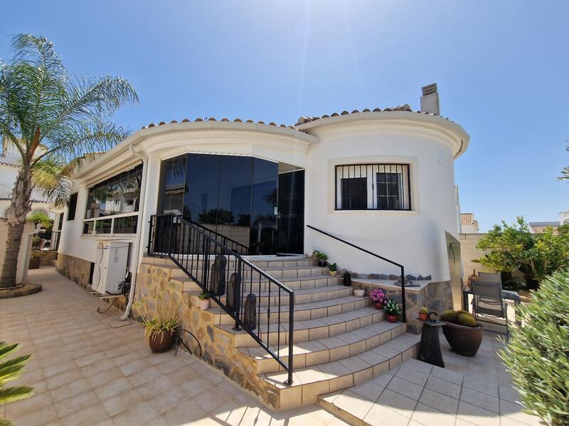 4 soveværelse Villa til salg i San Fulgencio, Alicante