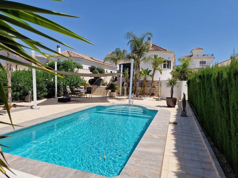 4 soveværelse Villa til salg i San Fulgencio, Alicante