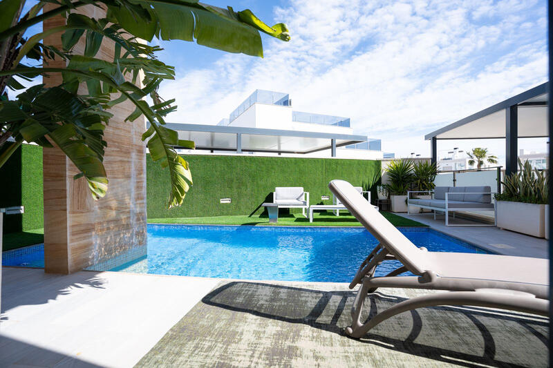 3 Schlafzimmer Villa zu verkaufen 3 Schlafzimmer Villa zu verkaufen