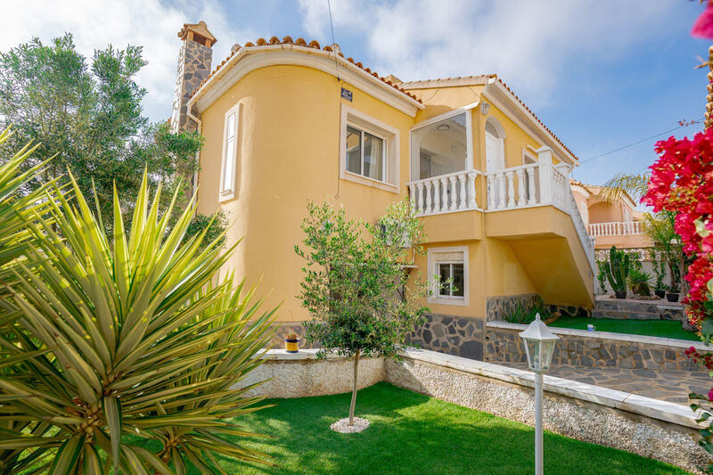 4 soverom Villa til salgs i Villamartin, Alicante