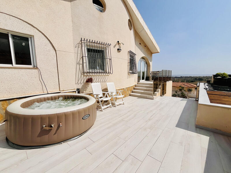 5 bedroom Villa for sale