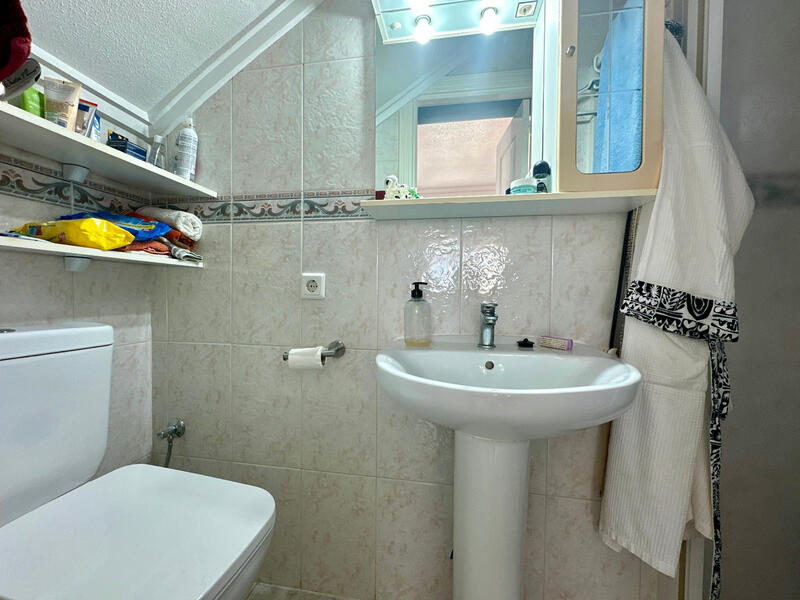 2 Cuarto Adosado en venta