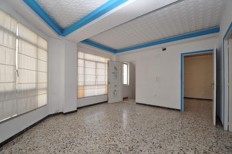 5 bedroom Apartment for sale