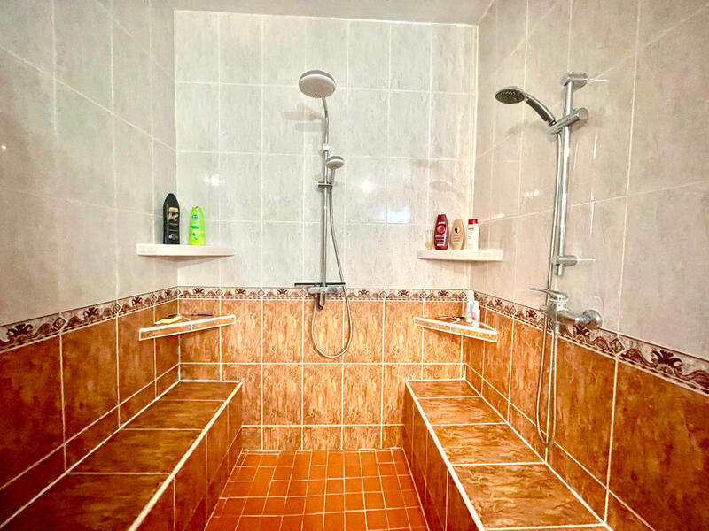 5 спальная комната Деревенский Дом продается