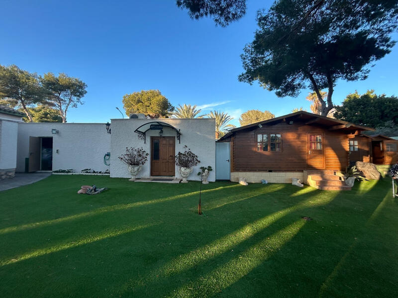 вилла продается в Campoamor, Alicante