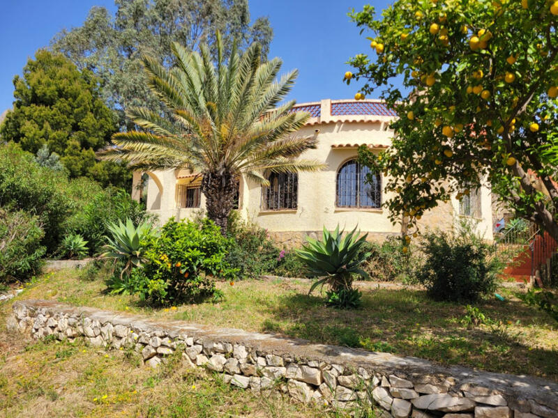Villa en venta en Calpe, Alicante