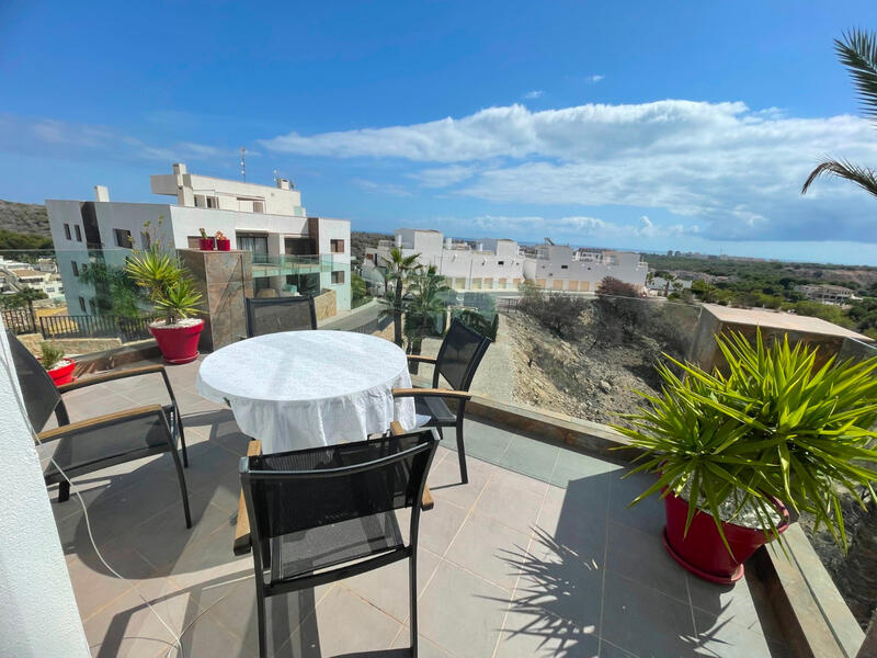 3 bedroom Apartment for sale