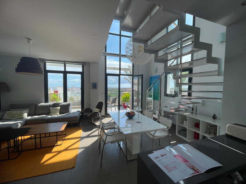 3 bedroom Apartment for sale