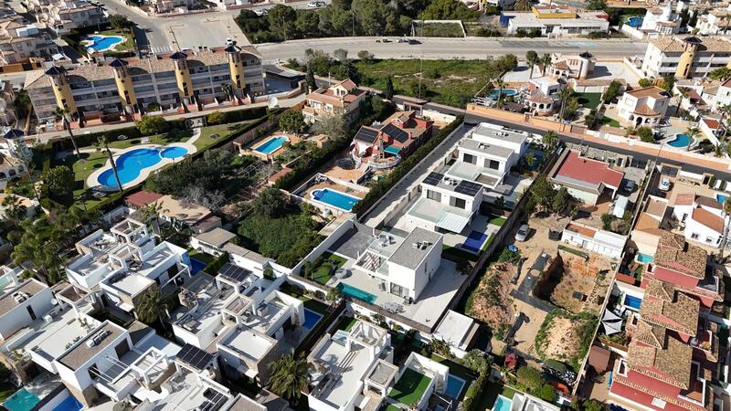 1 спальная комната земля продается в Cabo Roig, Alicante