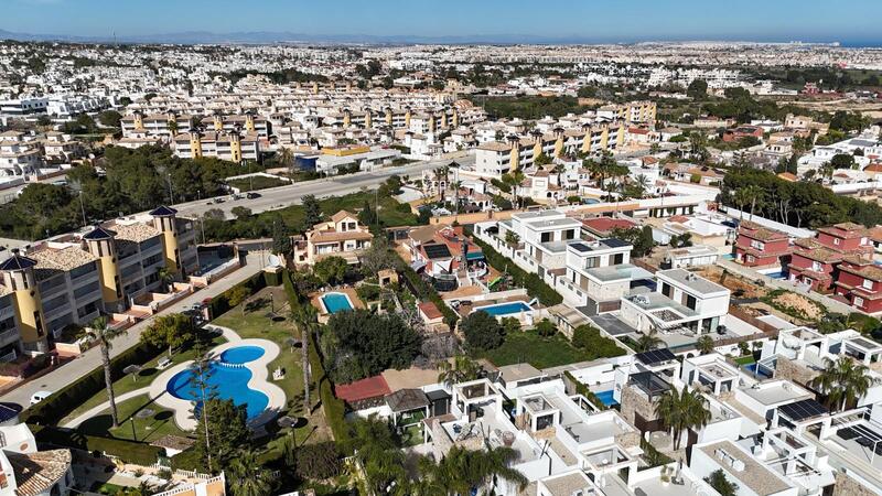1 спальная комната земля продается в Cabo Roig, Alicante
