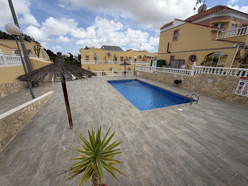 2 bedroom Townhouse for sale 2 bedroom Townhouse for sale