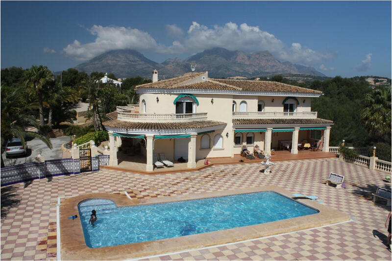 Villa for sale in l'Alfàs del Pi, Alicante