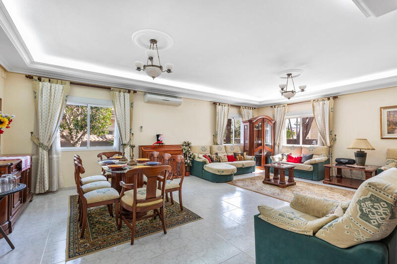 5 slaapkamer Villa Te koop 5 slaapkamer Villa Te koop