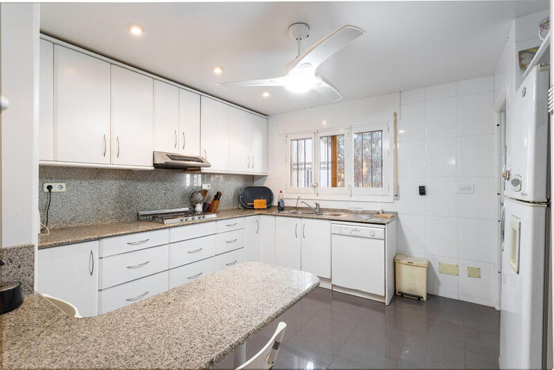 6 Cuarto Villa en venta