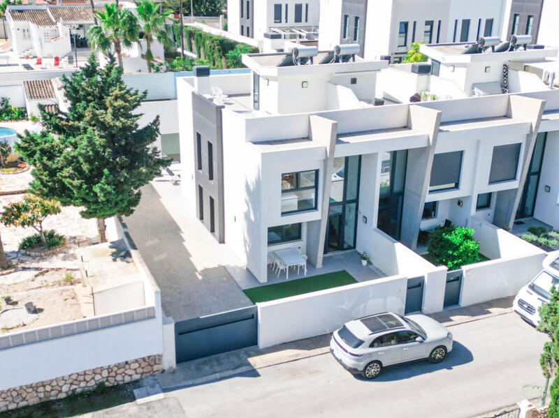 Villa for sale in l'Alfàs del Pi, Alicante