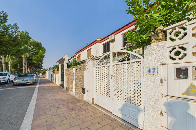 2 bedroom Townhouse for sale