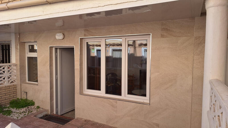 2 slaapkamer Villa Te koop 2 slaapkamer Villa Te koop