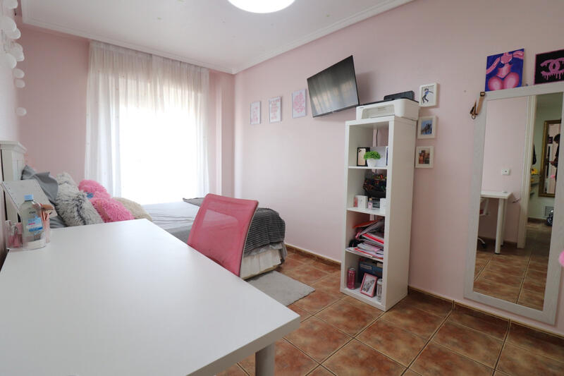 3 slaapkamer Appartement Te koop 3 slaapkamer Appartement Te koop