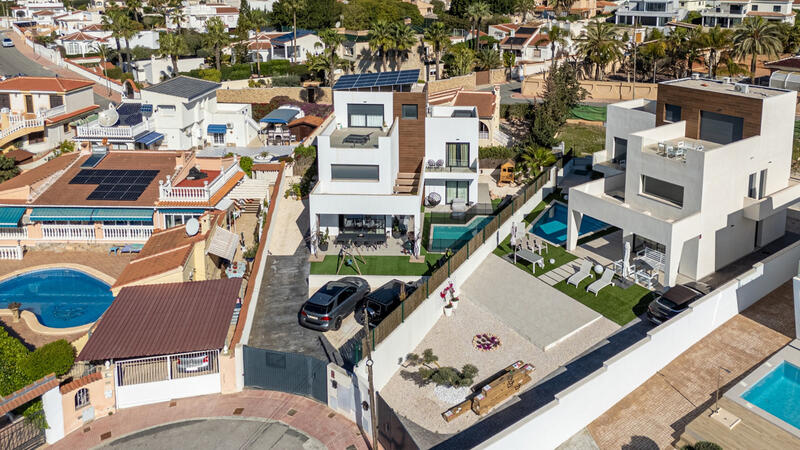 4 Schlafzimmer Villa zu verkaufen in Ciudad Quesada, Alicante