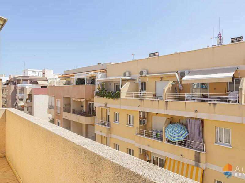 квартира продается в Torrevieja, Alicante