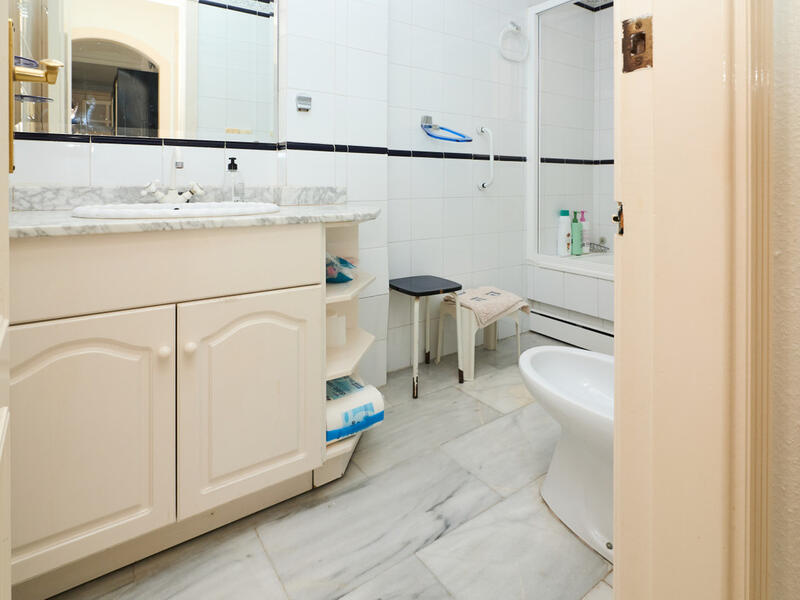 2 slaapkamer Appartement Te koop 2 slaapkamer Appartement Te koop