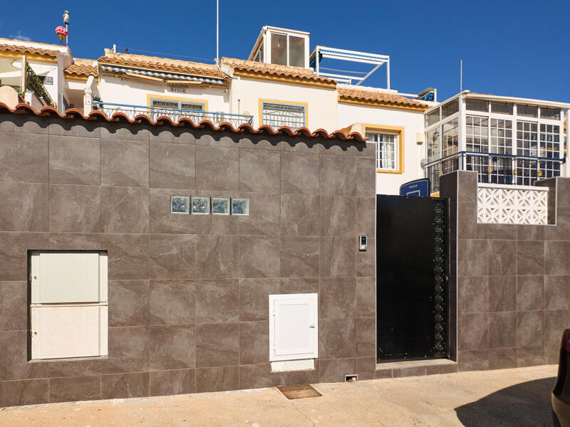 Villa à vendre dans Torrevieja, Alicante