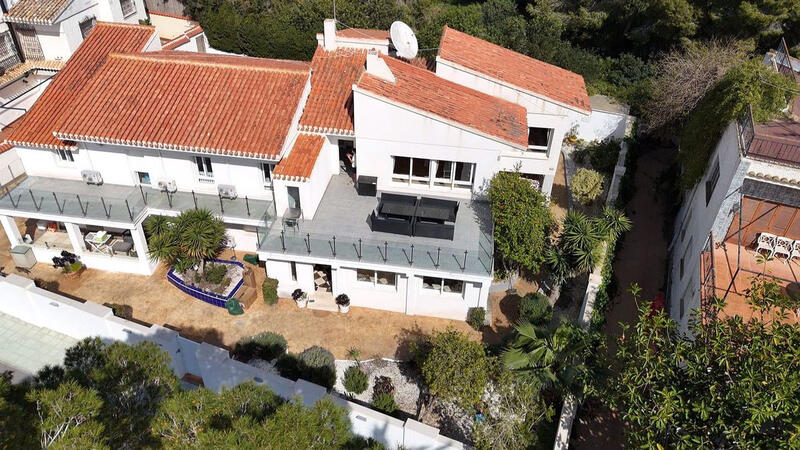 Villa for sale in Campoamor, Alicante