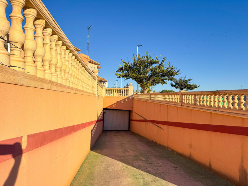 3 bedroom Townhouse for sale