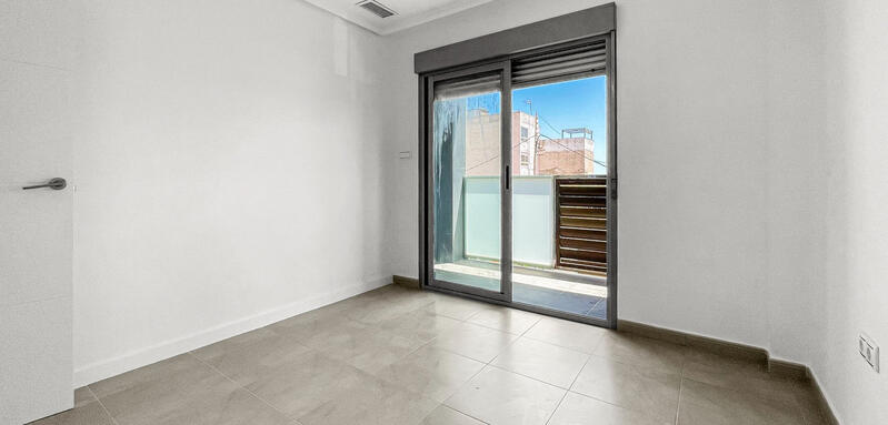 5 bedroom Apartment for sale
