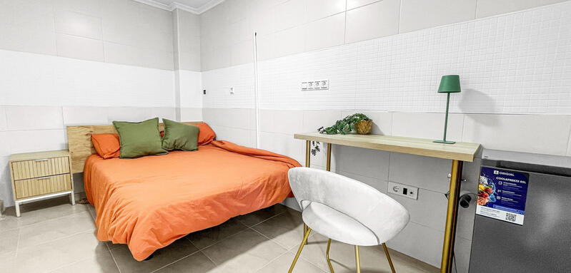 5 bedroom Apartment for sale