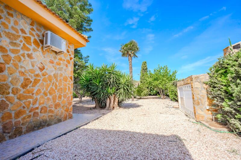 5 bedroom Country House for sale