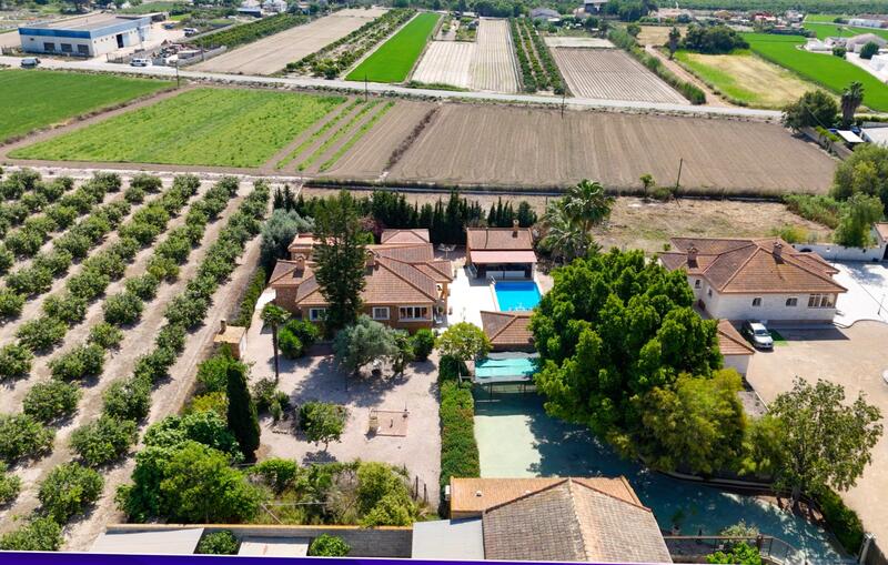 5 bedroom Country House for sale