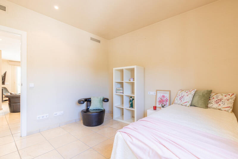 3 bedroom Apartment for sale
