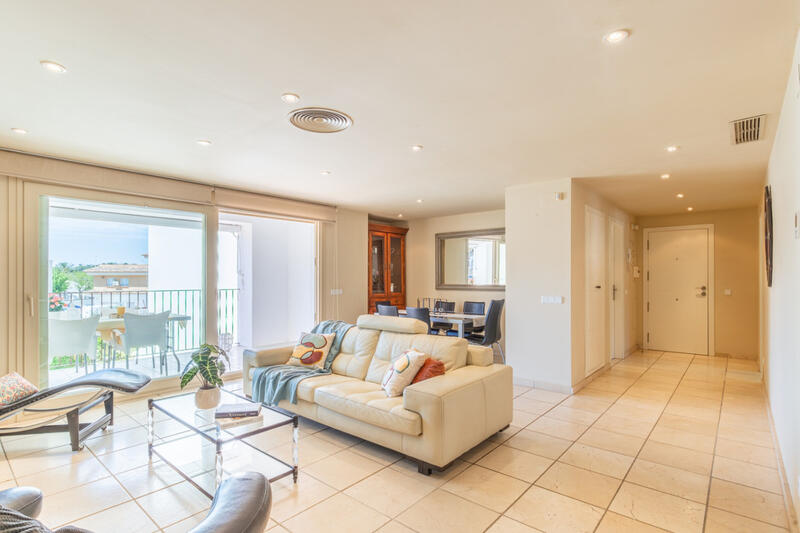 3 bedroom Apartment for sale
